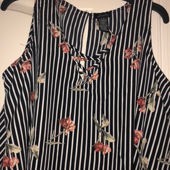 NWT romper size L - Picture 2 of 6